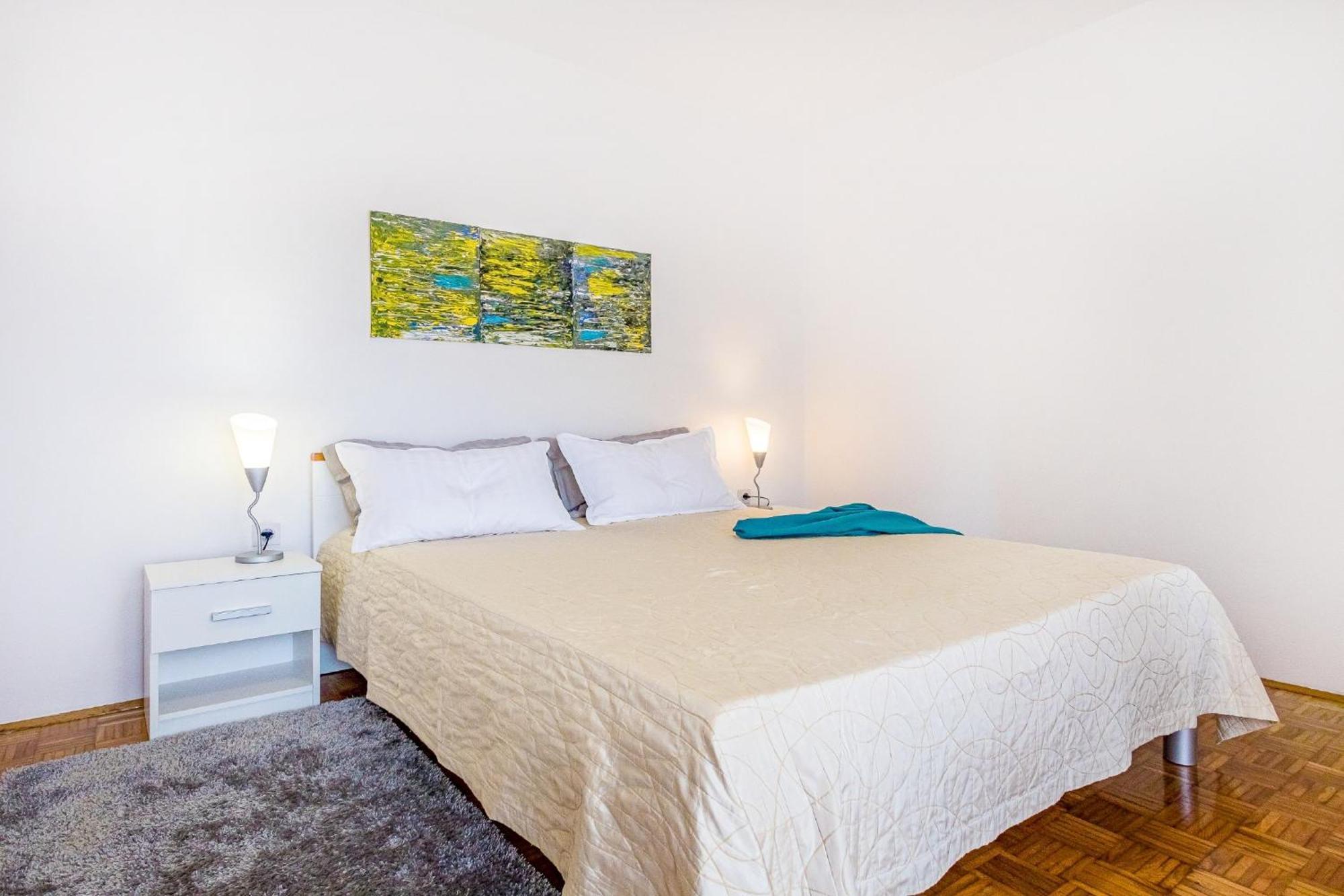 With A Parking Space - 22511 Umag